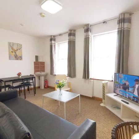 Apartamento Carnation Flat A In Wembley Londres Exterior foto