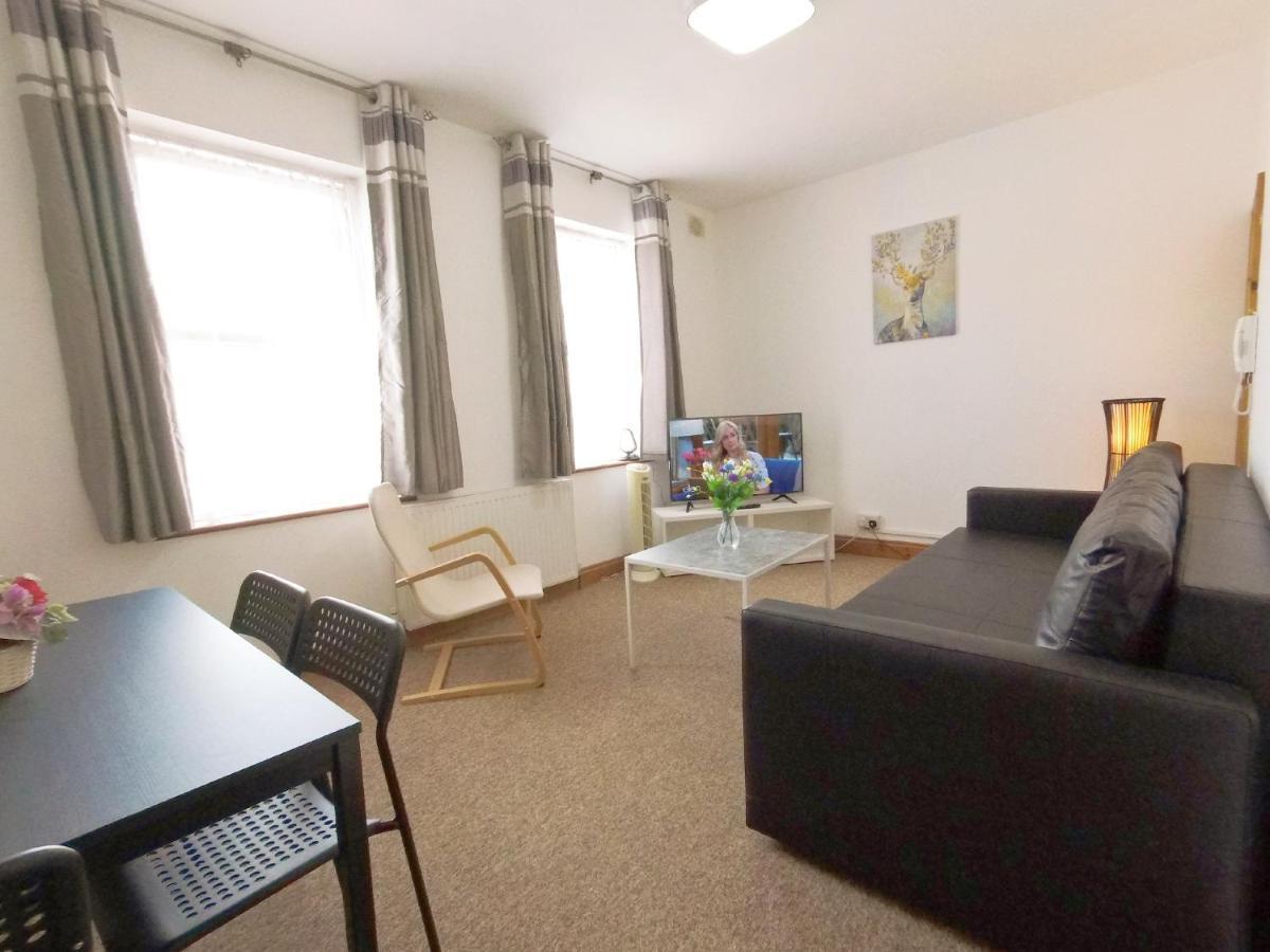 Apartamento Carnation Flat A In Wembley Londres Exterior foto