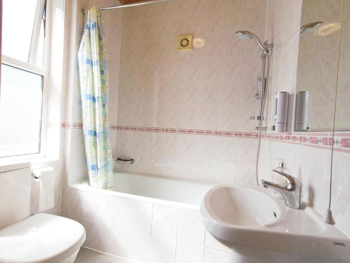 Apartamento Carnation Flat A In Wembley Londres Exterior foto